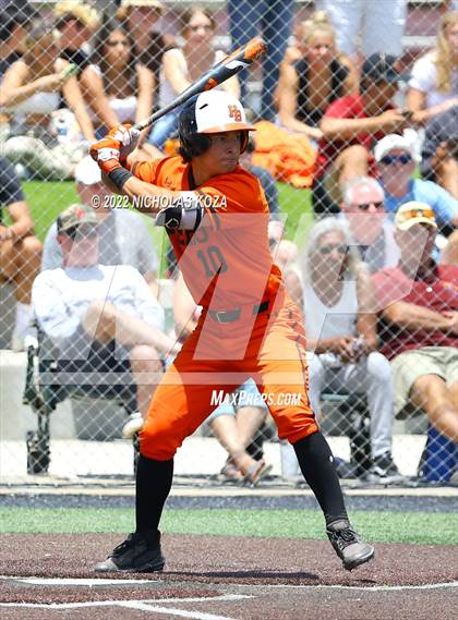 Thumbnail 3 in Huntington Beach vs. JSerra Catholic (CIF SoCal Regional D1 Final) photogallery.