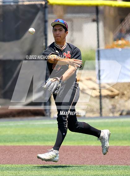 Thumbnail 3 in Huntington Beach vs. JSerra Catholic (CIF SoCal Regional D1 Final) photogallery.