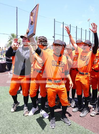 Thumbnail 1 in Huntington Beach vs. JSerra Catholic (CIF SoCal Regional D1 Final) photogallery.