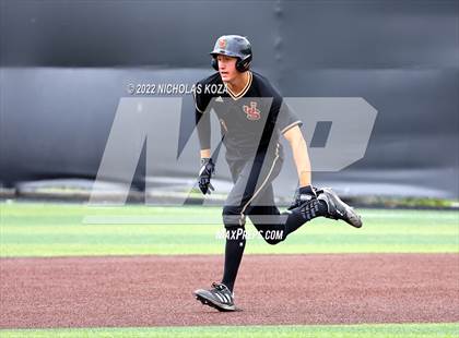 Thumbnail 3 in Huntington Beach vs. JSerra Catholic (CIF SoCal Regional D1 Final) photogallery.