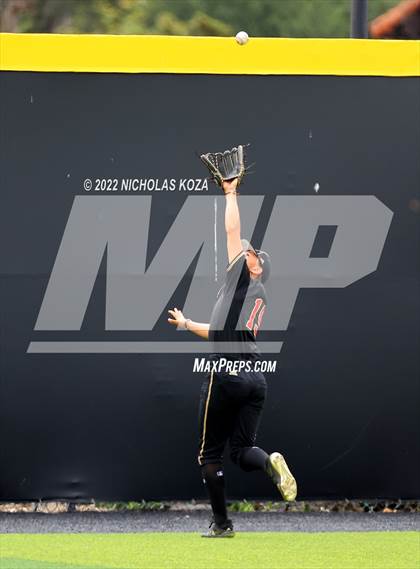 Thumbnail 1 in Huntington Beach vs. JSerra Catholic (CIF SoCal Regional D1 Final) photogallery.