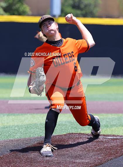 Thumbnail 3 in Huntington Beach vs. JSerra Catholic (CIF SoCal Regional D1 Final) photogallery.