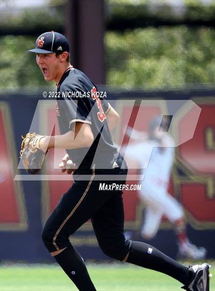 Thumbnail 2 in Huntington Beach vs. JSerra Catholic (CIF SoCal Regional D1 Final) photogallery.