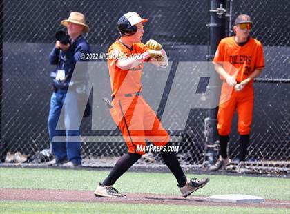 Thumbnail 2 in Huntington Beach vs. JSerra Catholic (CIF SoCal Regional D1 Final) photogallery.