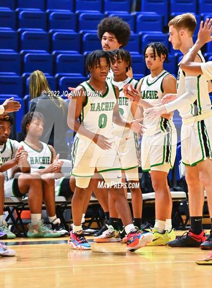 Thumbnail 2 in Waxahachie vs. Dickinson (Houston Methodist Cy-Hoops Invitational) photogallery.
