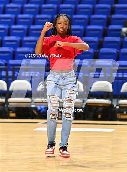 Thumbnail 3 in Waxahachie vs. Dickinson (Houston Methodist Cy-Hoops Invitational) photogallery.
