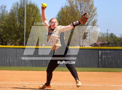Thumbnail 2 in Germantown vs. Dyersburg photogallery.