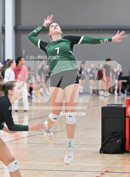 Thumbnail 1 in Sunnyslope vs. Marymount (Nike TOC Southwest) photogallery.