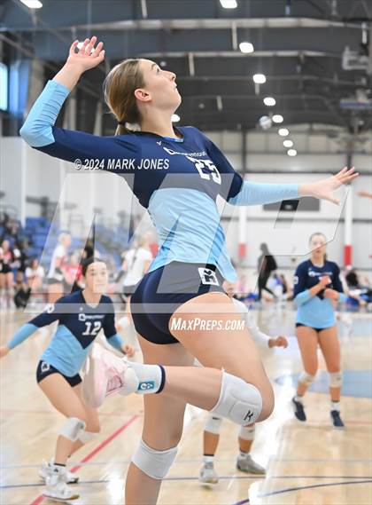 Thumbnail 2 in Sunnyslope vs. Marymount (Nike TOC Southwest) photogallery.