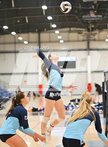 Thumbnail 2 in Sunnyslope vs. Marymount (Nike TOC Southwest) photogallery.