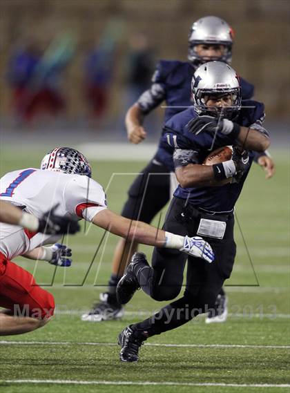 Thumbnail 1 in Hendrickson vs. Westlake (UIL 5A Bi-District Playoff) photogallery.