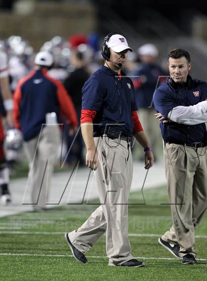 Thumbnail 3 in Hendrickson vs. Westlake (UIL 5A Bi-District Playoff) photogallery.