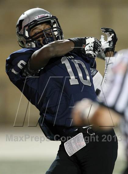 Thumbnail 2 in Hendrickson vs. Westlake (UIL 5A Bi-District Playoff) photogallery.