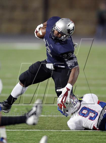 Thumbnail 3 in Hendrickson vs. Westlake (UIL 5A Bi-District Playoff) photogallery.
