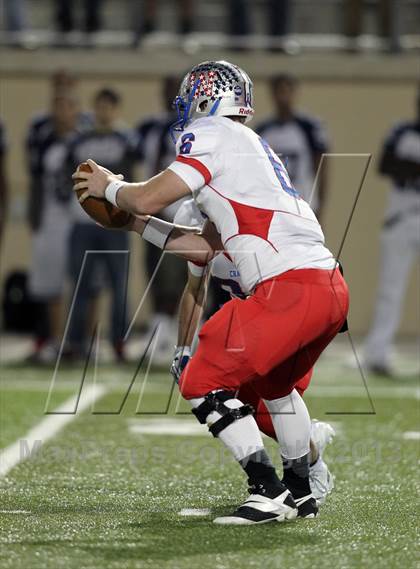 Thumbnail 2 in Hendrickson vs. Westlake (UIL 5A Bi-District Playoff) photogallery.
