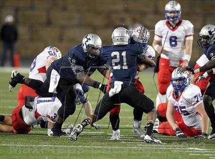 Thumbnail 2 in Hendrickson vs. Westlake (UIL 5A Bi-District Playoff) photogallery.