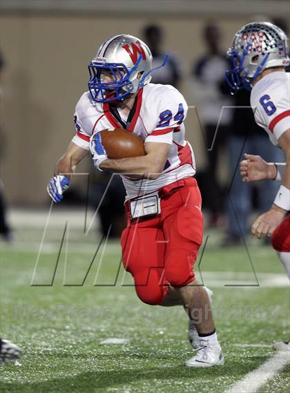 Thumbnail 3 in Hendrickson vs. Westlake (UIL 5A Bi-District Playoff) photogallery.