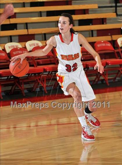 Thumbnail 1 in Mission Viejo vs. Rosary (Nike Extravaganza) photogallery.