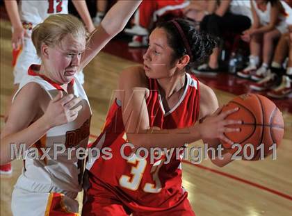 Thumbnail 2 in Mission Viejo vs. Rosary (Nike Extravaganza) photogallery.