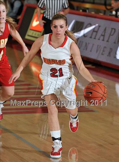 Thumbnail 1 in Mission Viejo vs. Rosary (Nike Extravaganza) photogallery.