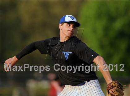 Thumbnail 1 in Vernon Hills @ Benton photogallery.