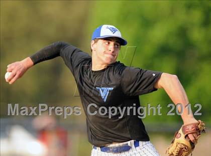 Thumbnail 1 in Vernon Hills @ Benton photogallery.