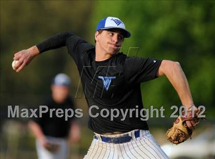 Thumbnail 2 in Vernon Hills @ Benton photogallery.