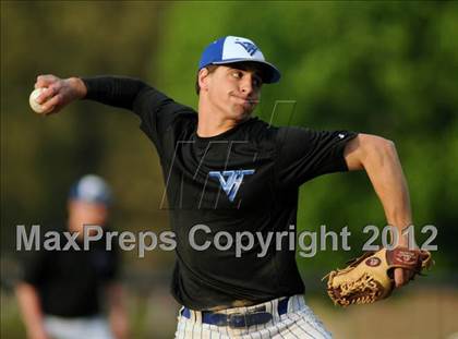 Thumbnail 1 in Vernon Hills @ Benton photogallery.