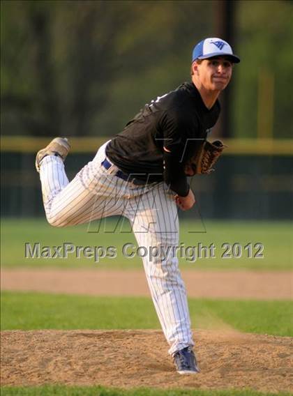 Thumbnail 2 in Vernon Hills @ Benton photogallery.