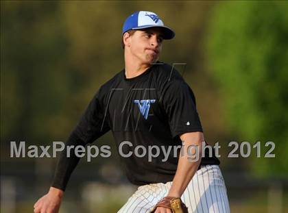 Thumbnail 3 in Vernon Hills @ Benton photogallery.