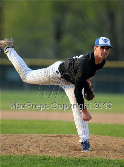 Thumbnail 2 in Vernon Hills @ Benton photogallery.