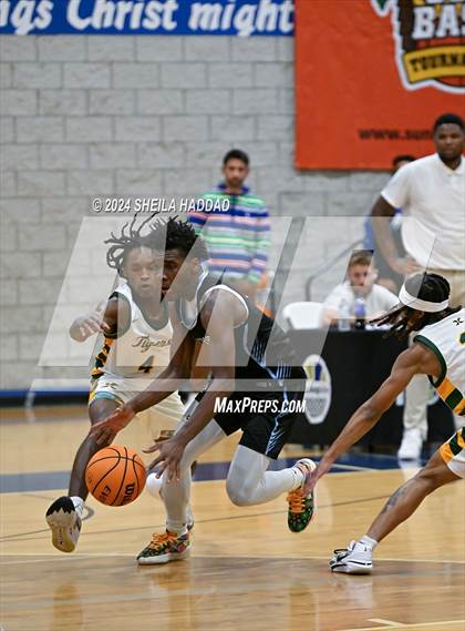 Thumbnail 2 in North Tampa Christian Academy vs St Xavier (Sun Bash Tampa) photogallery.