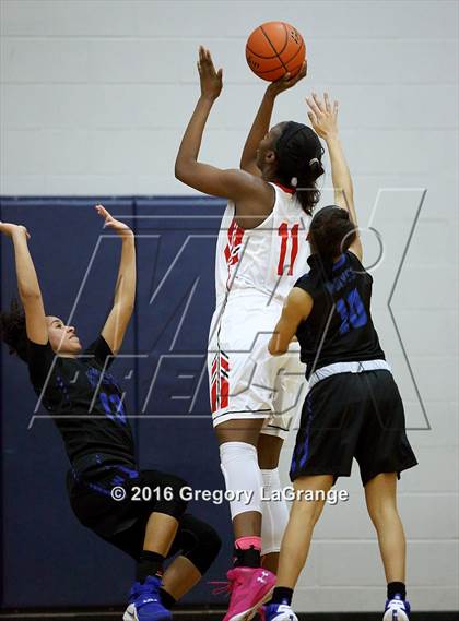 Thumbnail 3 in Plano West vs. South Grand Prairie photogallery.