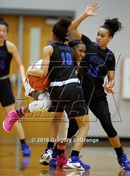 Thumbnail 2 in Plano West vs. South Grand Prairie photogallery.