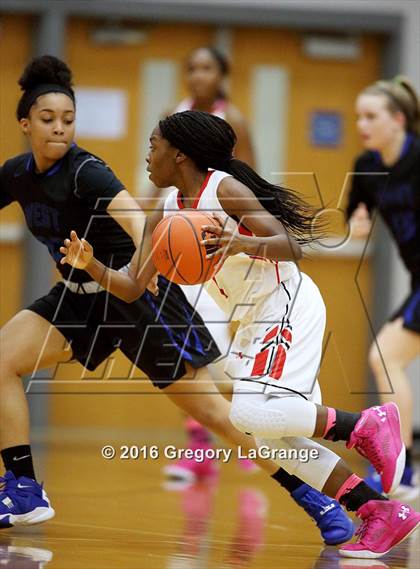 Thumbnail 3 in Plano West vs. South Grand Prairie photogallery.