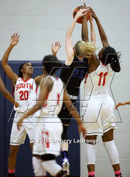 Thumbnail 3 in Plano West vs. South Grand Prairie photogallery.