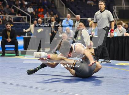 Thumbnail 1 in NYSPHSAA Finals (101 lbs - 124 lbs) photogallery.