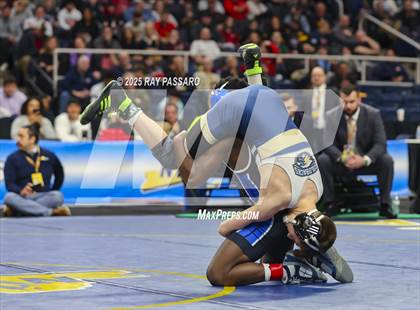 Thumbnail 1 in NYSPHSAA Finals (101 lbs - 124 lbs) photogallery.