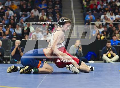 Thumbnail 2 in NYSPHSAA Finals (101 lbs - 124 lbs) photogallery.
