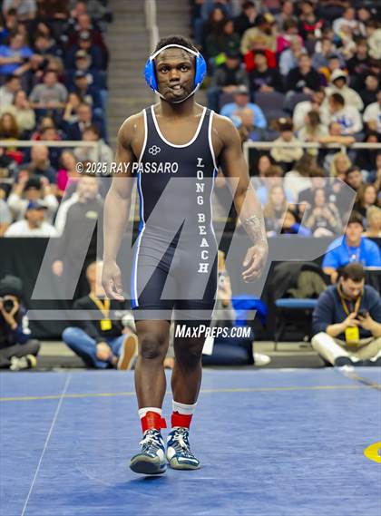 Thumbnail 1 in NYSPHSAA Finals (101 lbs - 124 lbs) photogallery.
