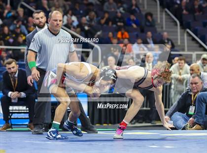 Thumbnail 1 in NYSPHSAA Finals (101 lbs - 124 lbs) photogallery.