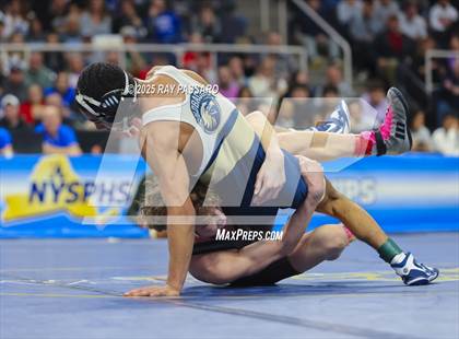 Thumbnail 2 in NYSPHSAA Finals (101 lbs - 124 lbs) photogallery.