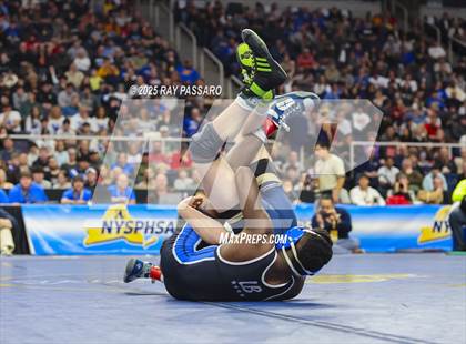 Thumbnail 2 in NYSPHSAA Finals (101 lbs - 124 lbs) photogallery.