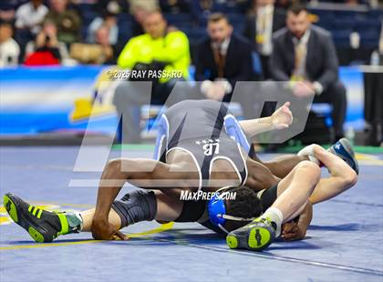 Thumbnail 3 in NYSPHSAA Finals (101 lbs - 124 lbs) photogallery.