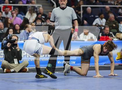 Thumbnail 1 in NYSPHSAA Finals (101 lbs - 124 lbs) photogallery.