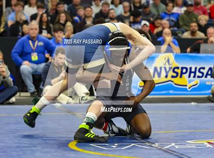 Thumbnail 3 in NYSPHSAA Finals (101 lbs - 124 lbs) photogallery.
