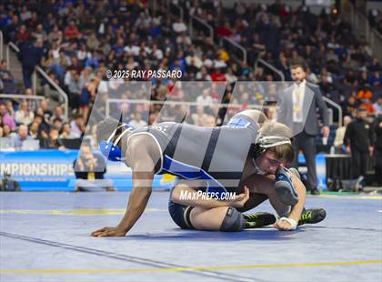 Thumbnail 3 in NYSPHSAA Finals (101 lbs - 124 lbs) photogallery.