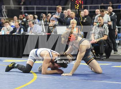 Thumbnail 2 in NYSPHSAA Finals (101 lbs - 124 lbs) photogallery.
