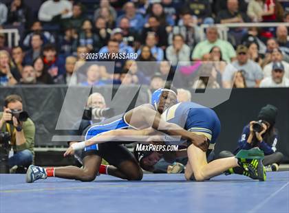 Thumbnail 2 in NYSPHSAA Finals (101 lbs - 124 lbs) photogallery.