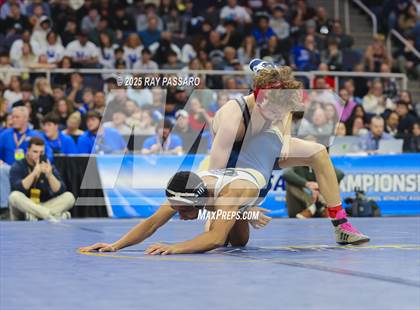 Thumbnail 2 in NYSPHSAA Finals (101 lbs - 124 lbs) photogallery.
